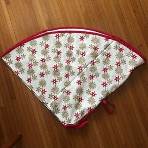 New snowflake Christmas tree skirt
